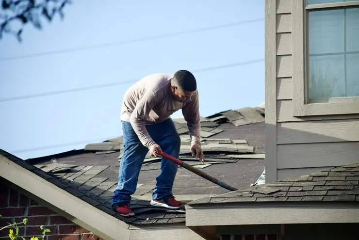 Can a Texas Roofer Waive Your Deductible? The Law and Red Flags